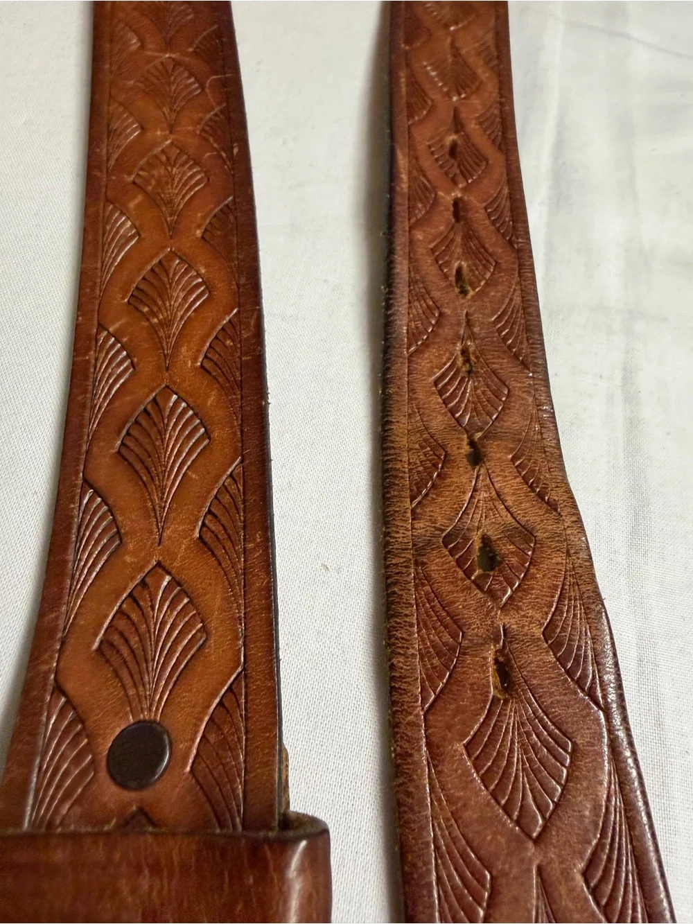 Men's Tan Leather Embossed Belt - Classic Casual Style